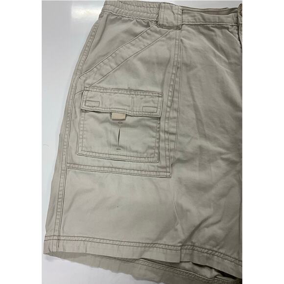 St. John's Bay Men's Cargo Shorts Size 44 Beige 6.5" Inseam 6 Pocket - Picture 5 of 9